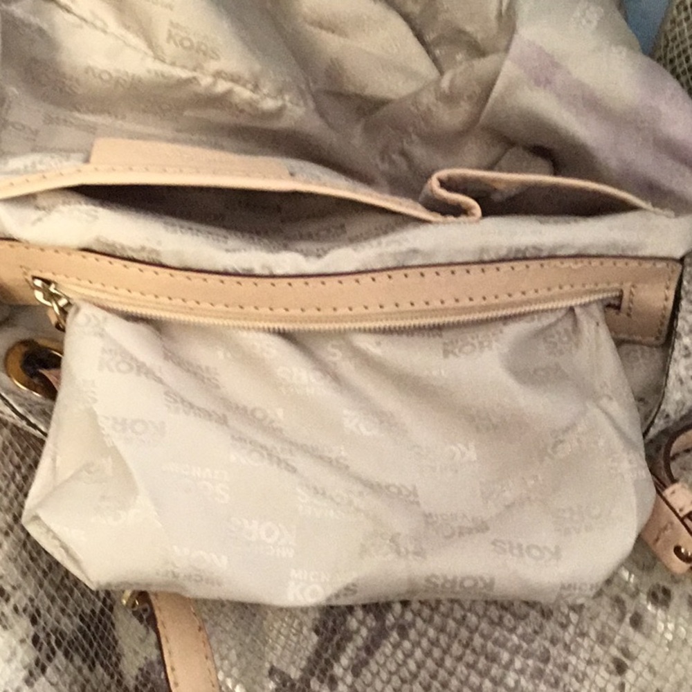 Michael Kors Snakeskin Tote. Wallet is sold - Picture 14 of 16